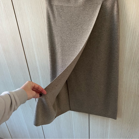 Club Monaco beige knit skirt - Picture 10 of 11